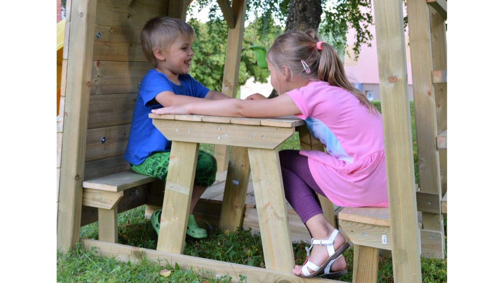 J8 Djecji toranj s toboganom pjescanikom klupom za piknik i jednom ljuljackom8 1024x576